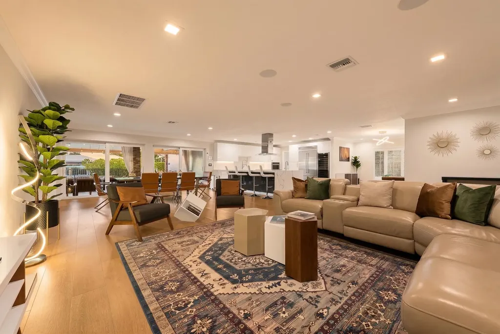 5841 Bayview Drive Fort Lauderdale FL 33308