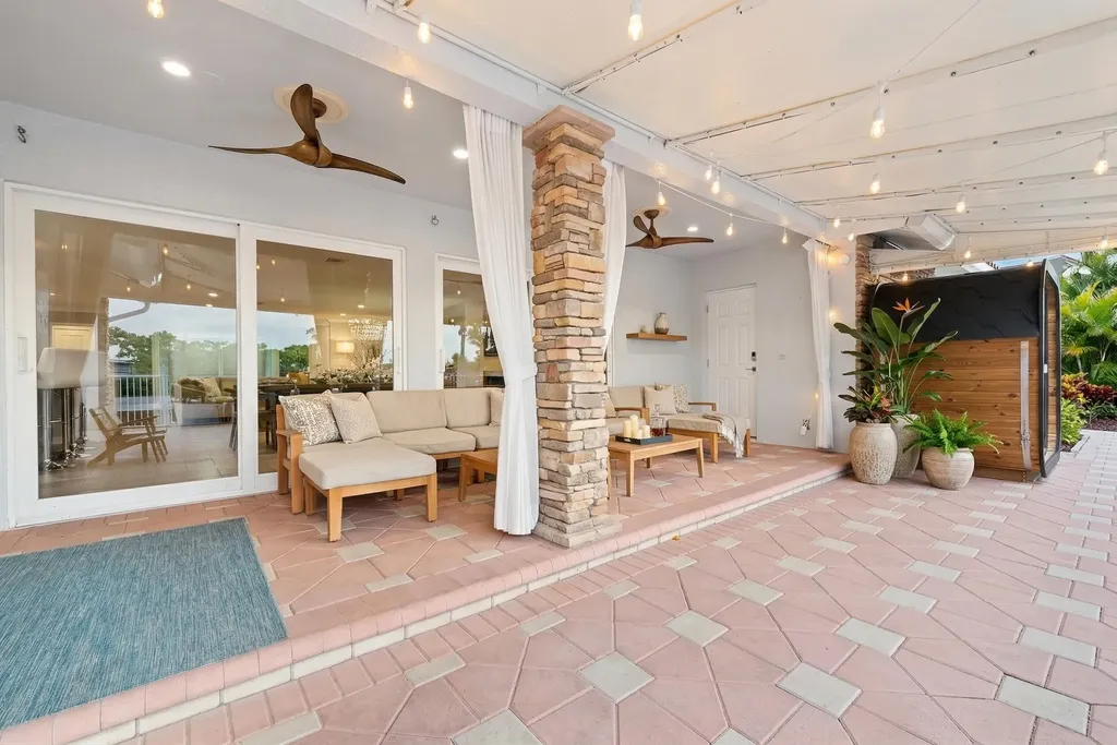 5841 Bayview Drive Fort Lauderdale FL 33308