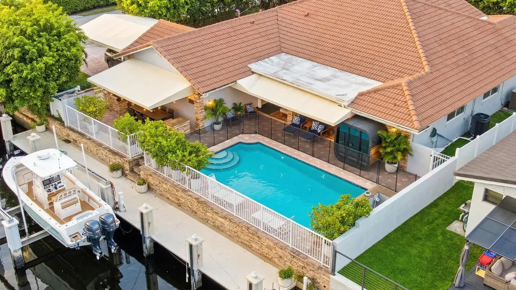 5841 Bayview Drive Fort Lauderdale FL 33308