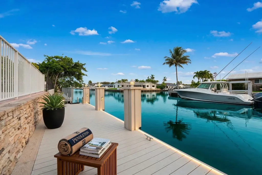 5841 Bayview Drive Fort Lauderdale FL 33308