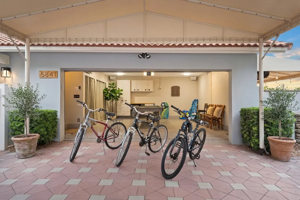 5841 Bayview Drive Fort Lauderdale FL 33308