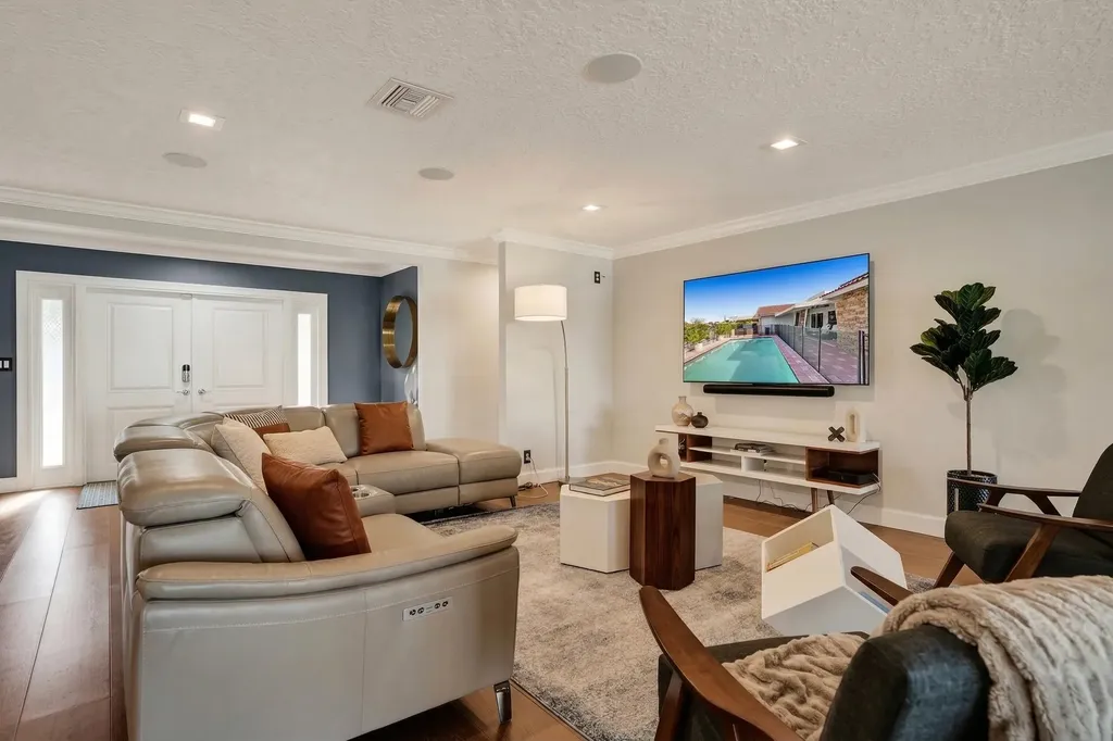 5841 Bayview Drive Fort Lauderdale FL 33308
