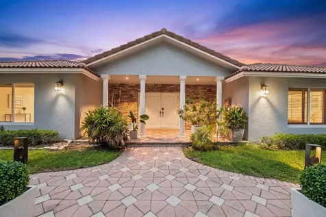 5841 Bayview Drive Fort Lauderdale FL 33308