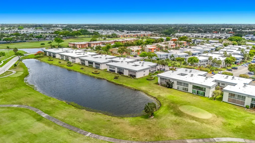 48 Piedmont Delray Beach FL 33484
