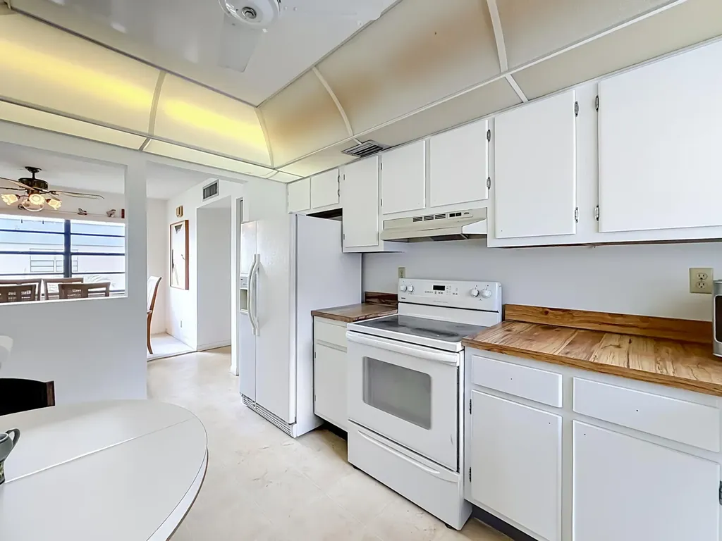 48 Piedmont Delray Beach FL 33484