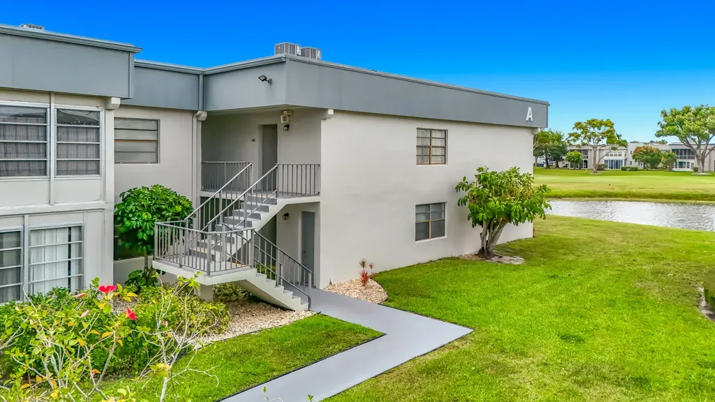 48 Piedmont Delray Beach FL 33484