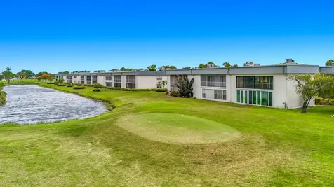 48 Piedmont Delray Beach FL 33484
