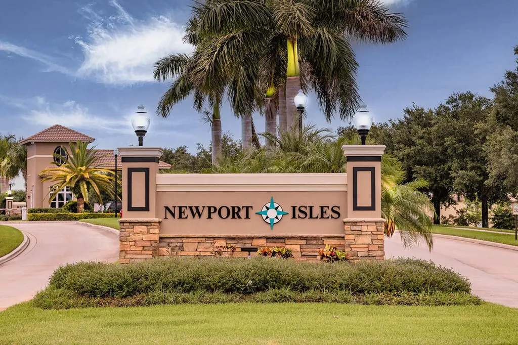 2165 SW Newport Isle Boulevard Port St Lucie FL 34953