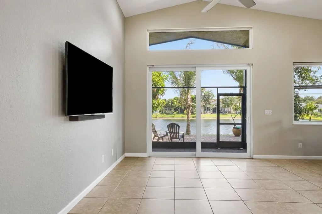 2165 SW Newport Isle Boulevard Port St Lucie FL 34953