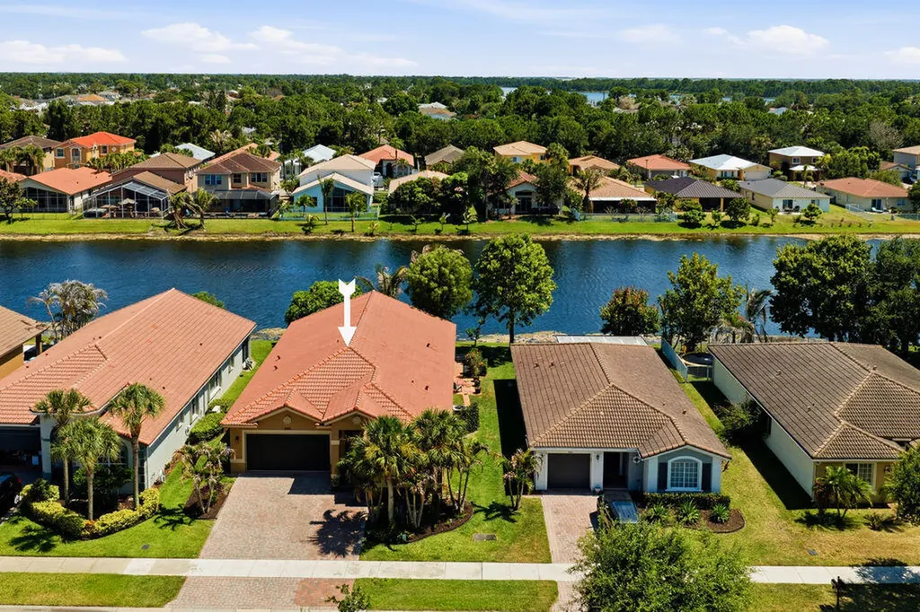 2165 SW Newport Isle Boulevard Port St Lucie FL 34953