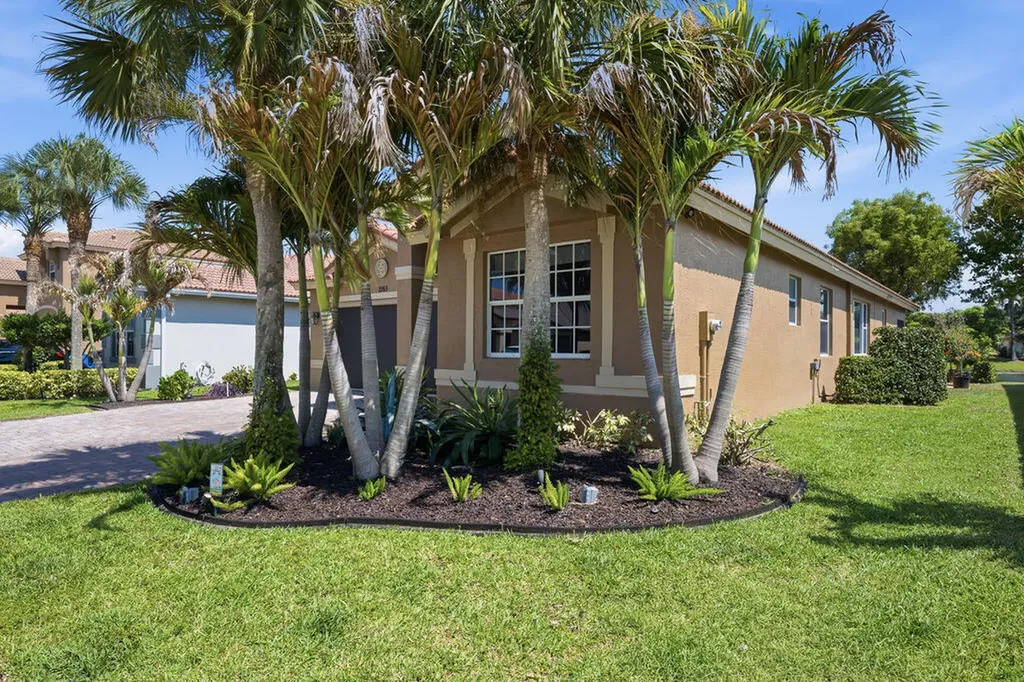 2165 SW Newport Isle Boulevard Port St Lucie FL 34953