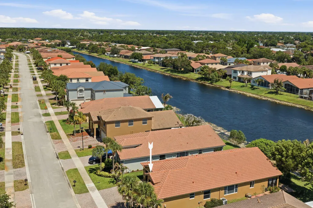 2165 SW Newport Isle Boulevard Port St Lucie FL 34953