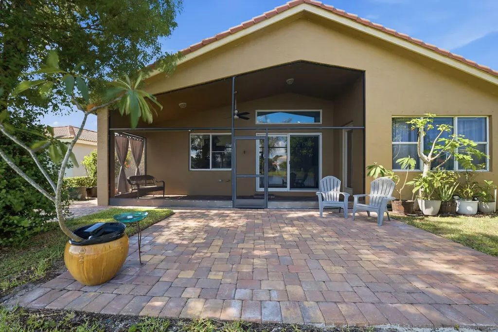 2165 SW Newport Isle Boulevard Port St Lucie FL 34953