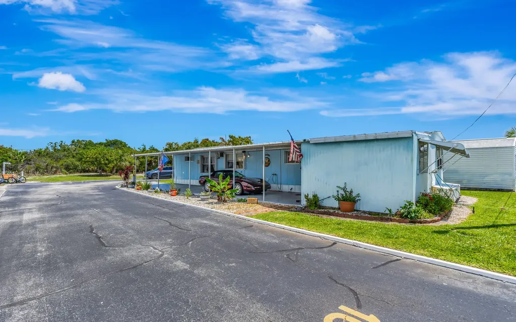 10885 SE Federal Hwy 67 Highway Hobe Sound FL 33455