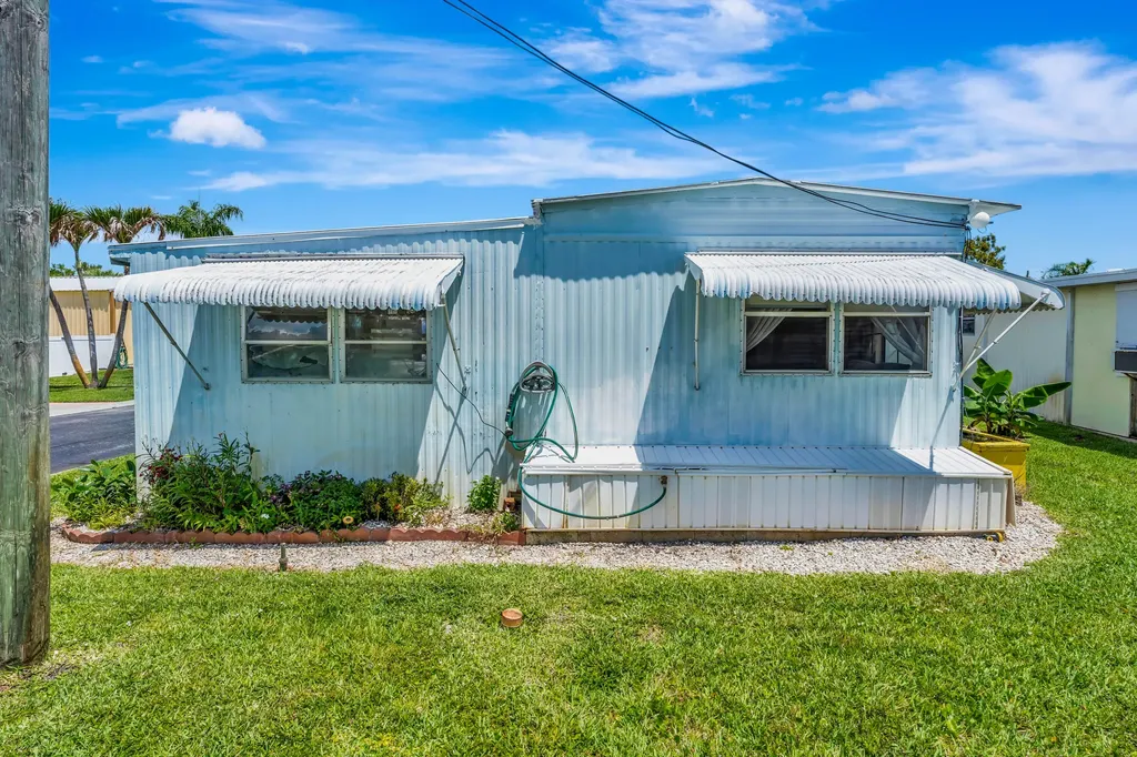 10885 SE Federal Hwy 67 Highway Hobe Sound FL 33455