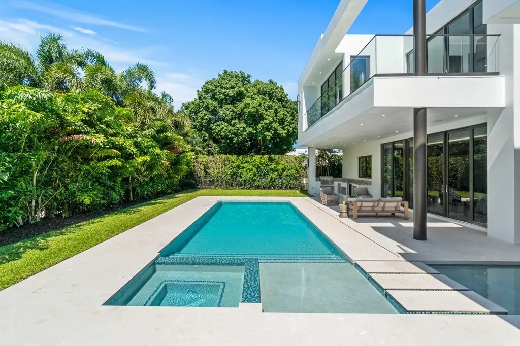 2391 Areca Palm Road Boca Raton FL 33432