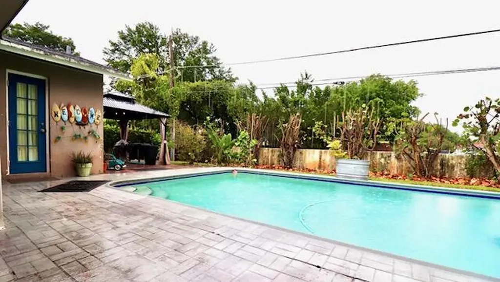 7460 SW 42nd Place Davie FL 33314