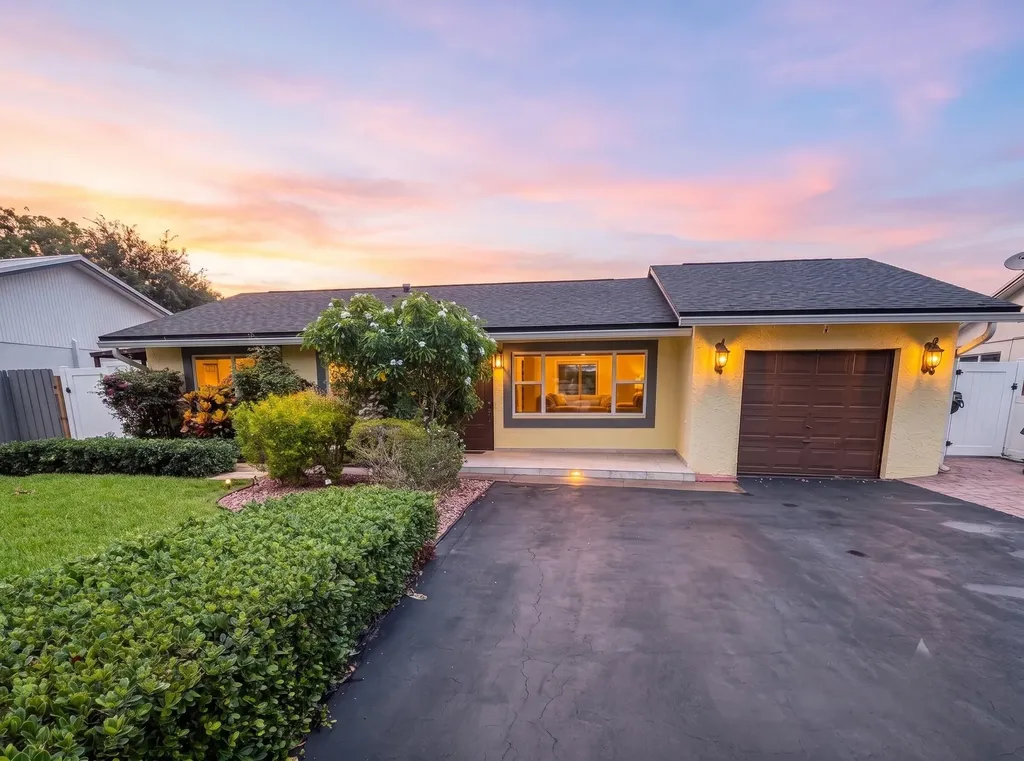 9585 Affirmed Lane Boca Raton FL 33496