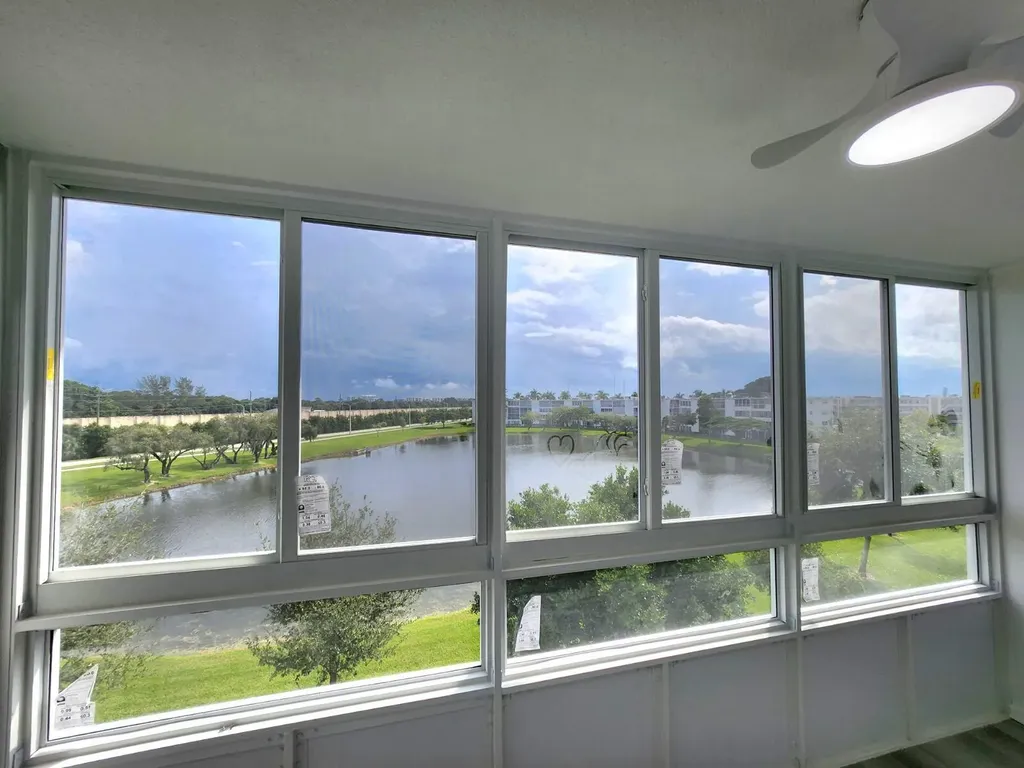 4047 Lincoln Boca Raton FL 33434