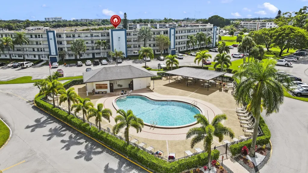 4047 Lincoln Boca Raton FL 33434