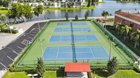 4047 Lincoln Boca Raton FL 33434