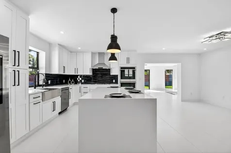 1410 N Beta Court Court N Lake Clarke Shores FL 33406