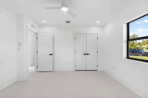 1410 N Beta Court Court N Lake Clarke Shores FL 33406