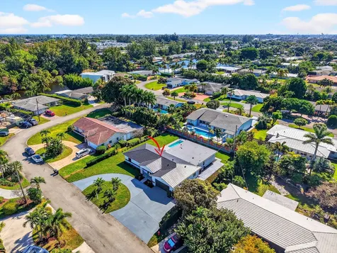 1410 N Beta Court Court N Lake Clarke Shores FL 33406