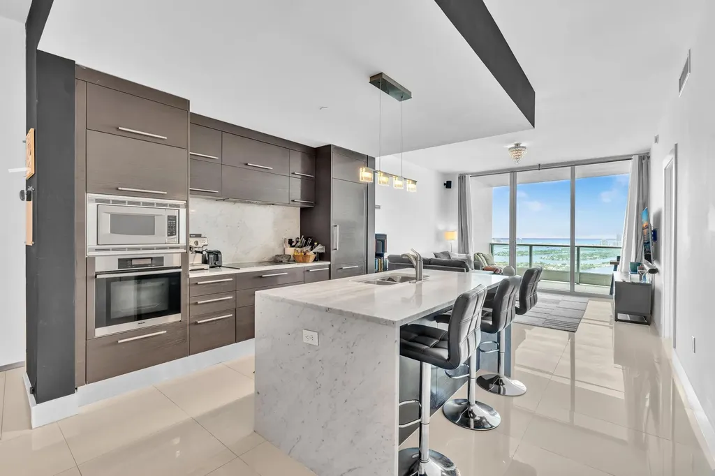 900 Biscayne Boulevard Miami FL 33132