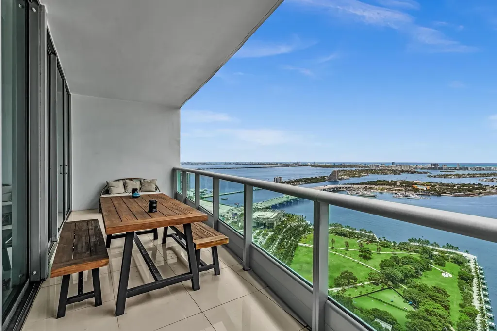 900 Biscayne Boulevard Miami FL 33132