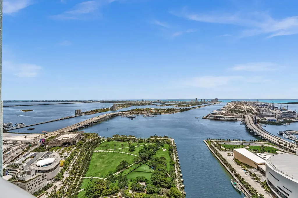 900 Biscayne Boulevard Miami FL 33132