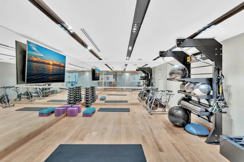 900 Biscayne Boulevard Miami FL 33132
