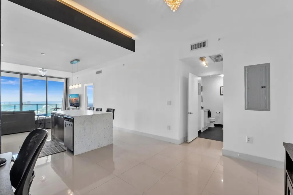 900 Biscayne Boulevard Miami FL 33132