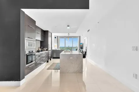 900 Biscayne Boulevard Miami FL 33132