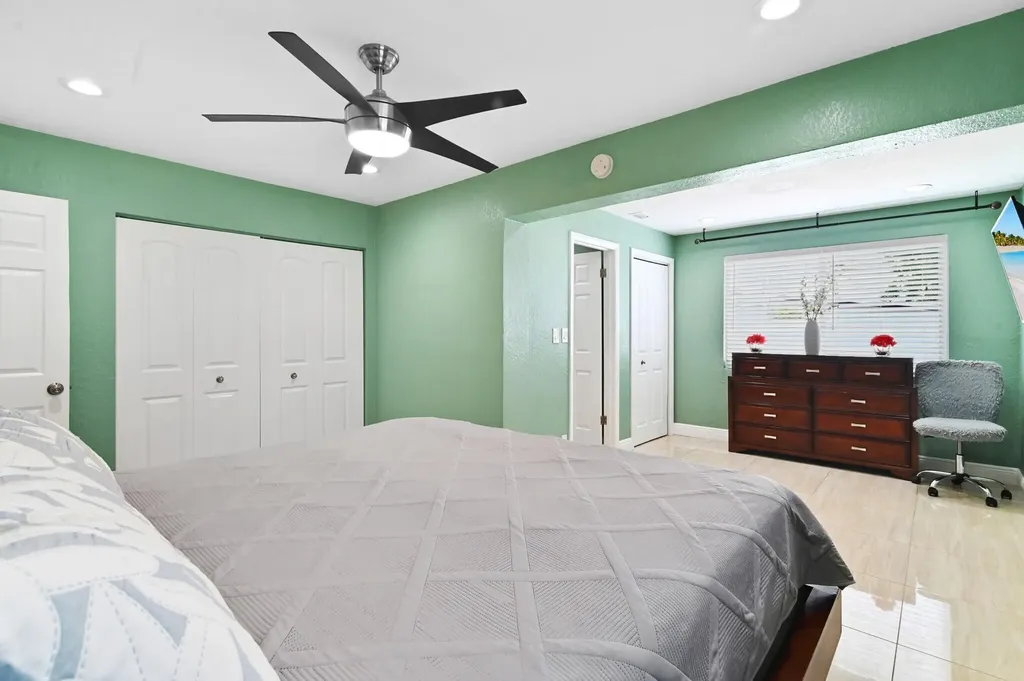 124 Davis Road Palm Springs FL 33461