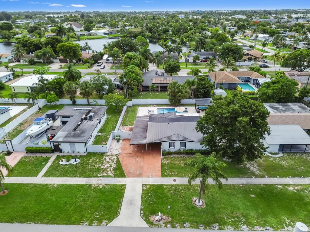 124 Davis Road Palm Springs FL 33461