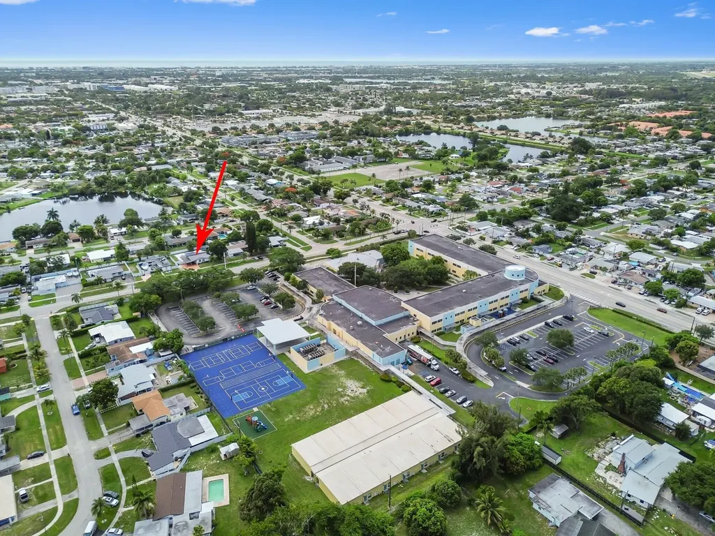 124 Davis Road Palm Springs FL 33461