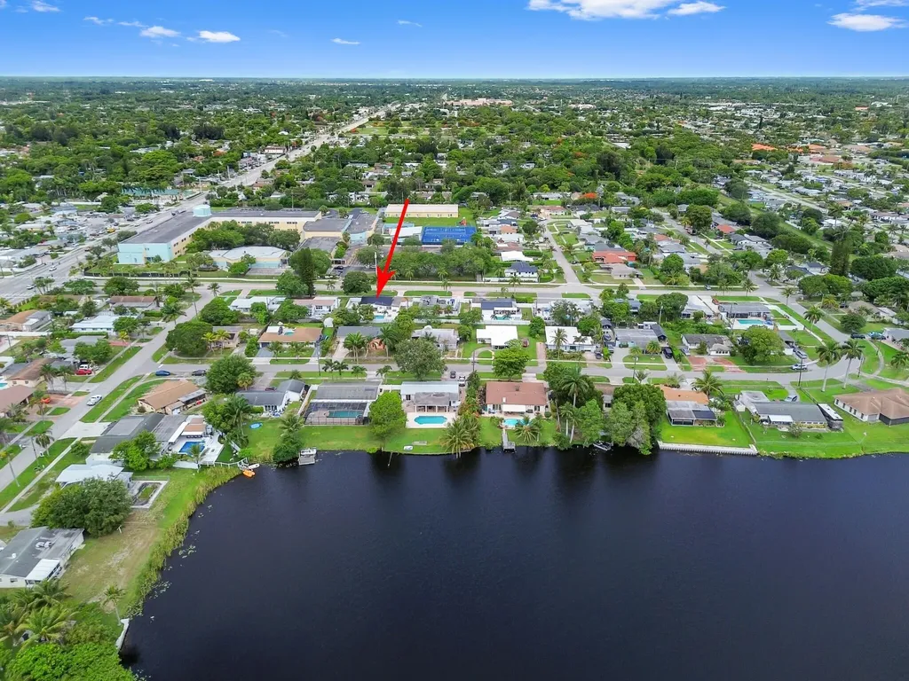 124 Davis Road Palm Springs FL 33461