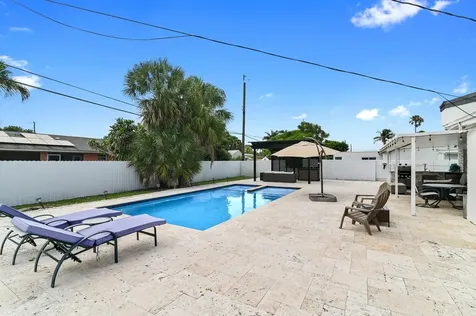 124 Davis Road Palm Springs FL 33461