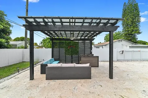 124 Davis Road Palm Springs FL 33461