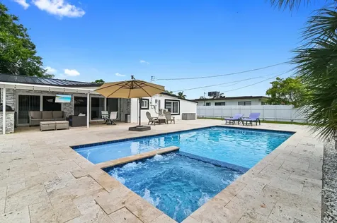 124 Davis Road Palm Springs FL 33461