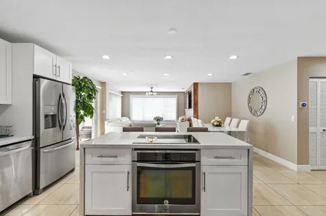 124 Davis Road Palm Springs FL 33461