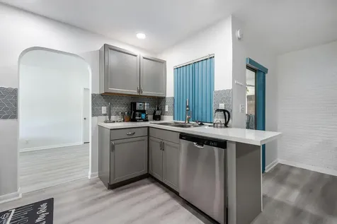 3400 NW 39th Street Lauderdale Lakes FL 33309