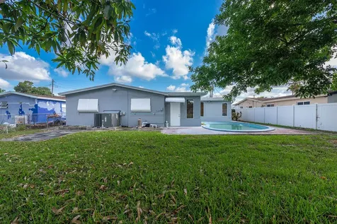 3400 NW 39th Street Lauderdale Lakes FL 33309