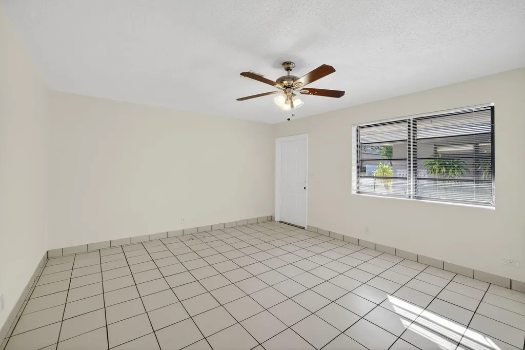 2500 SW 18th Terrace Fort Lauderdale FL 33315