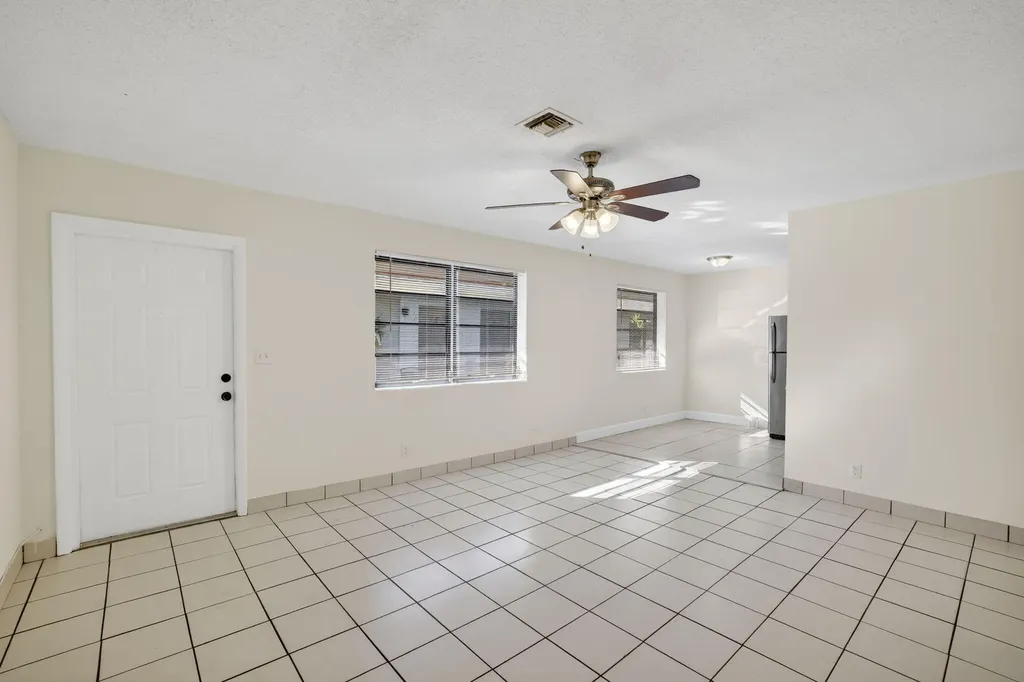 2500 SW 18th Terrace Fort Lauderdale FL 33315