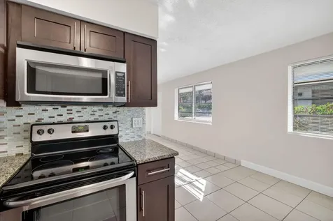 2500 SW 18th Terrace Fort Lauderdale FL 33315