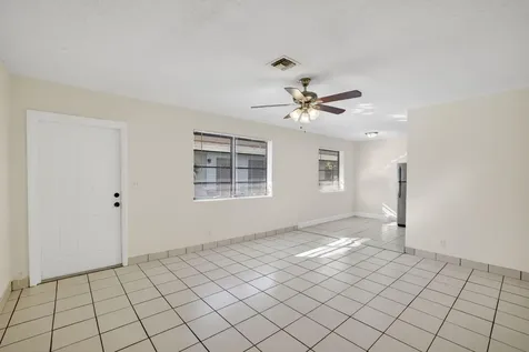 2500 SW 18th Terrace Fort Lauderdale FL 33315