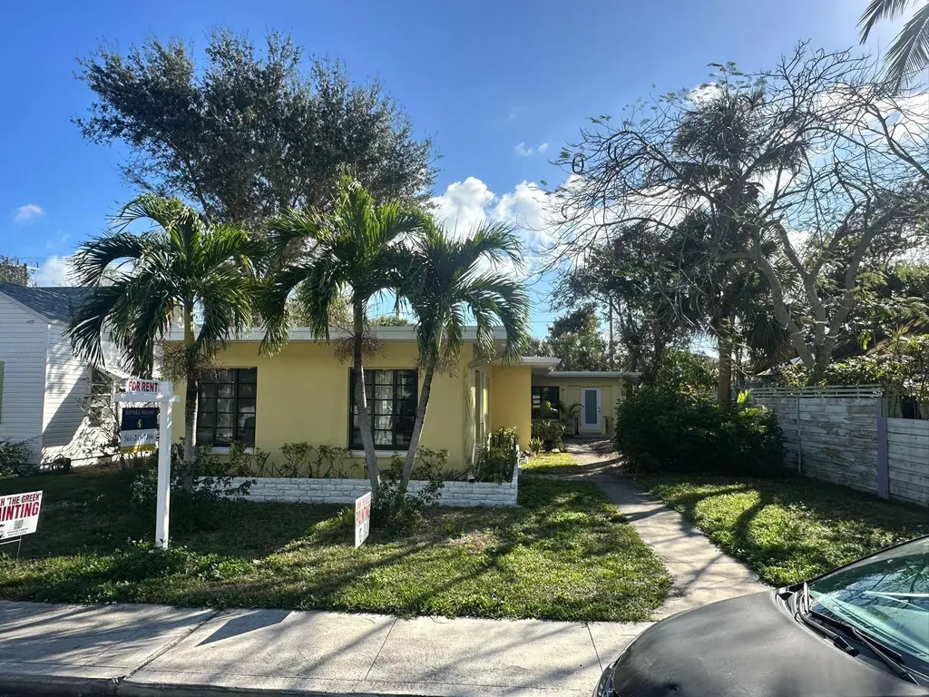 214 S Palmway Lake Worth Beach FL 33460