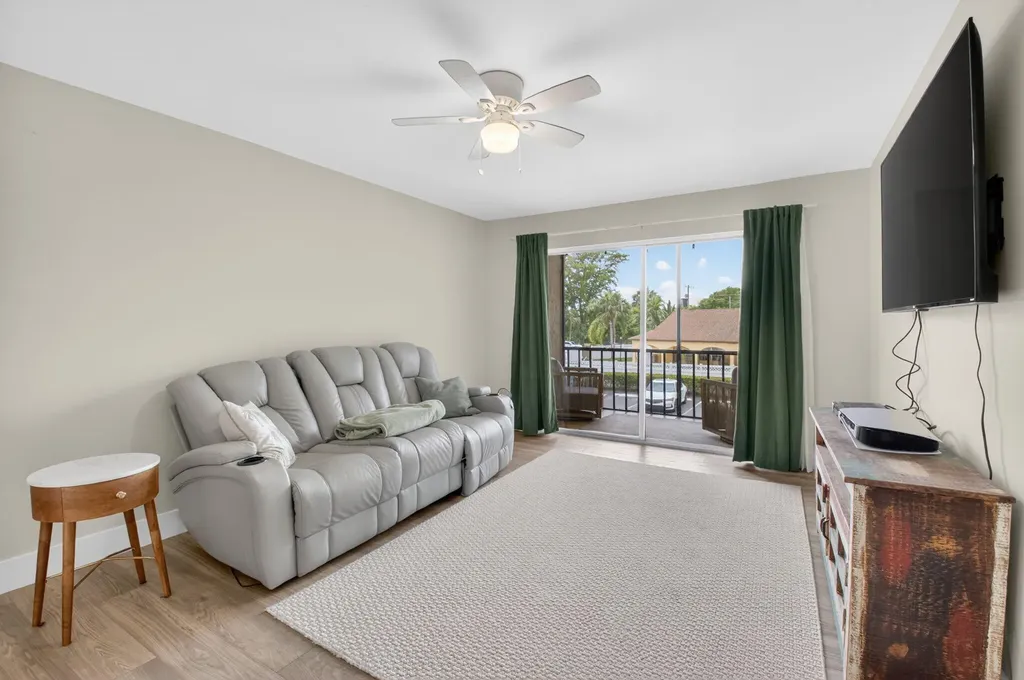 480 NW 20th Street Boca Raton FL 33431
